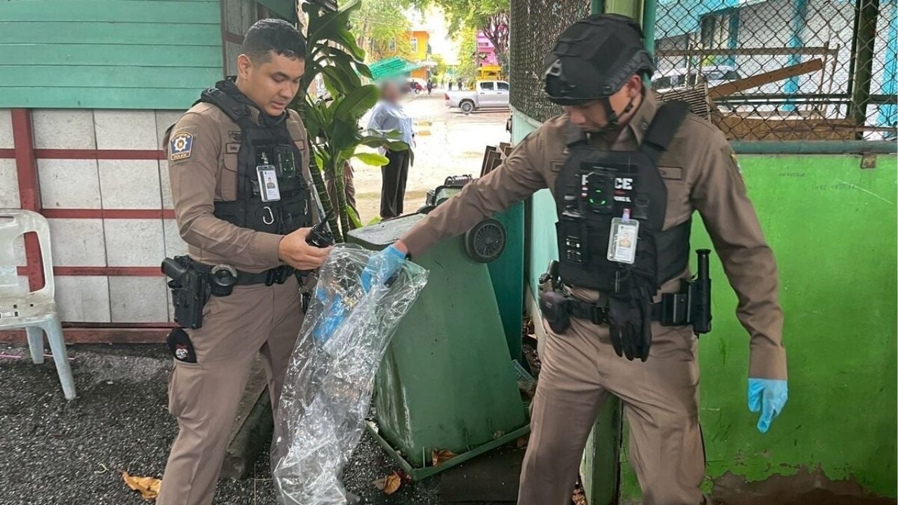 Knives and walkie-talkies found in Bangkok school sweep | Thaiger