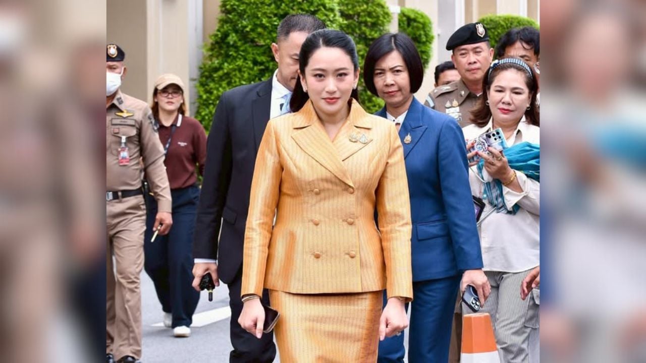 Paetongtarn gets final lifeline in leaked tape scandal | Thaiger