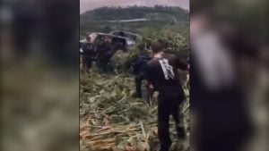 Jungle ordeal ends in rescue for 19 Thai rangers (video) | Thaiger