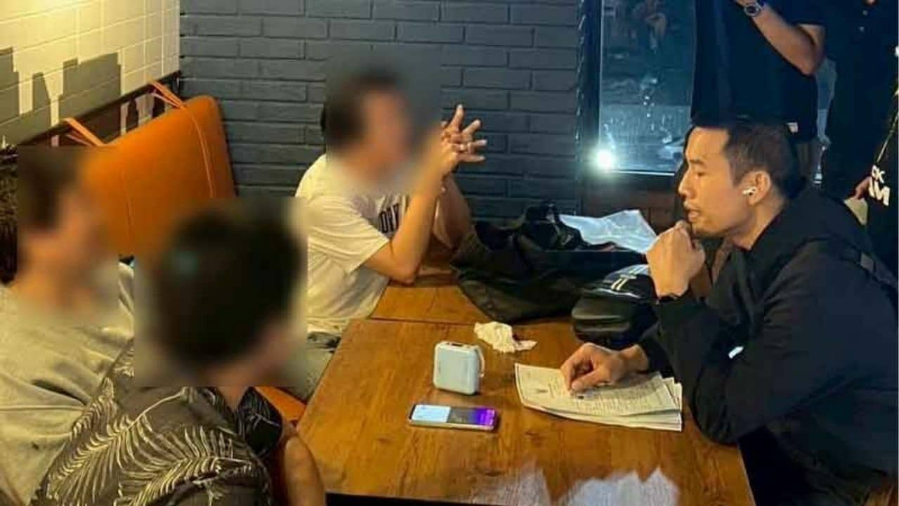 Fake AMLO boss gang busted in Bangkok for scamming student