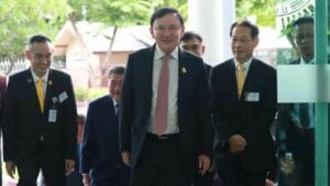 Thaksin unfazed as court reviews hospital stay legality