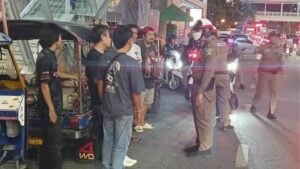 Tuk tuk blitz nets 800 drivers in Bangkok mall clampdown