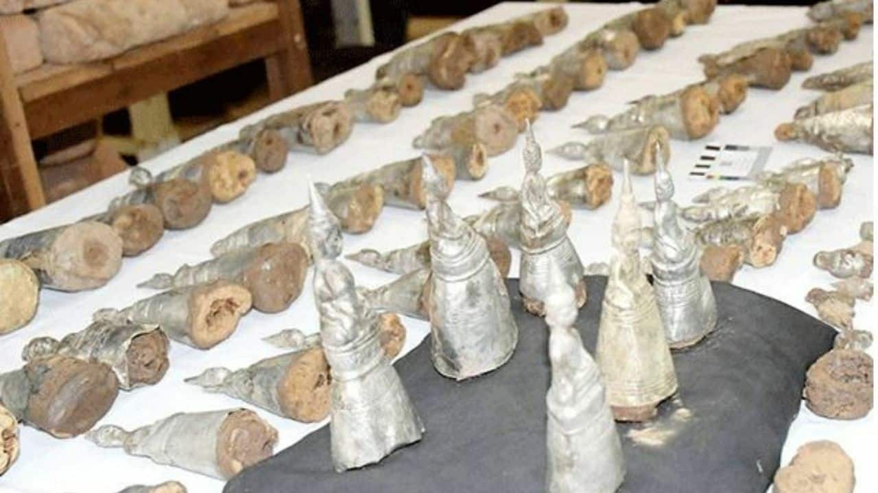 Hidden Buddha statues unearthed in Laos temple dig