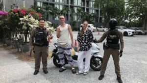 Pattaya cops rescue Russians with highway bike push