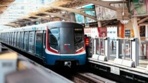 Chadchart warns 20 baht train plan could spark lawsuits