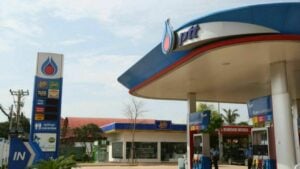 Cambodia halts oil imports, Thai firms unfazed