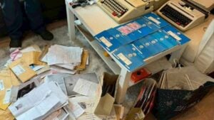 Police bust counterfeit vehicle tax ring in Ratchada car rental