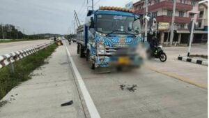 Call of duty: Pedestrian on phone mowed down in pattaya pile-up
