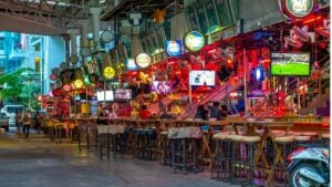 Booze ban barney: Phuket police defend dry crackdown on tipples