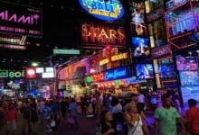 Boot and run: Thug kicks young Thai woman in Pattaya bar assault