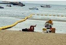 Seaside squat: Iranian beach bum begs for baht in Pattaya