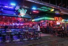 Off her bag: Pattaya bar girl dumped as dodgy duo do a runner