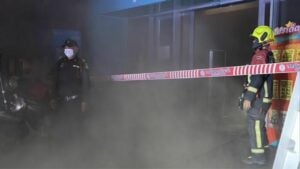 Blaze at Bangkok supermarket quickly contained by firefighters