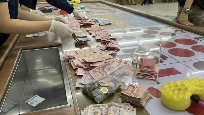 Gamblers flee in panic as Bangkok casino busted in dramatic raid | News by Thaiger