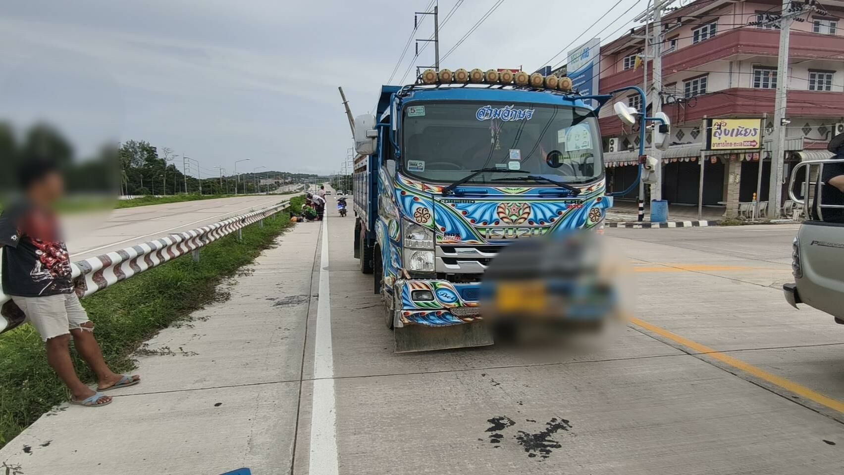 Call of duty: Pedestrian on phone mowed down in pattaya pile-up | News by Thaiger