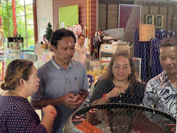 6-time Thai lottery winner from Loei seeks luck in Ayutthaya | News by Thaiger