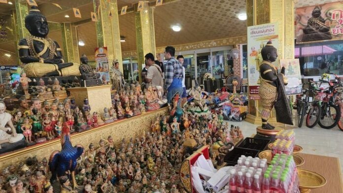 Ratchaburi shop owner seeks lottery luck from temple spirit | News by Thaiger