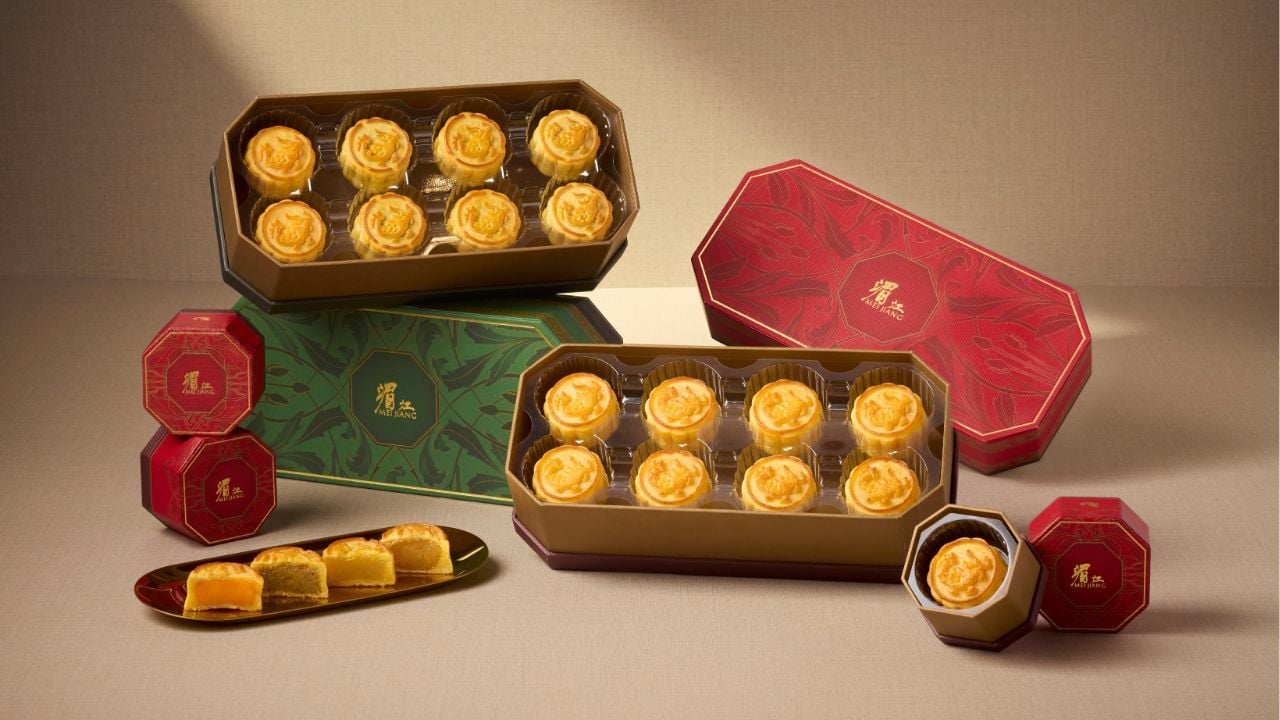 Celebrate the Mid-Autumn festival with The Peninsula Bangkok’s timeless mooncakes and exclusive limited-edition collector’s box