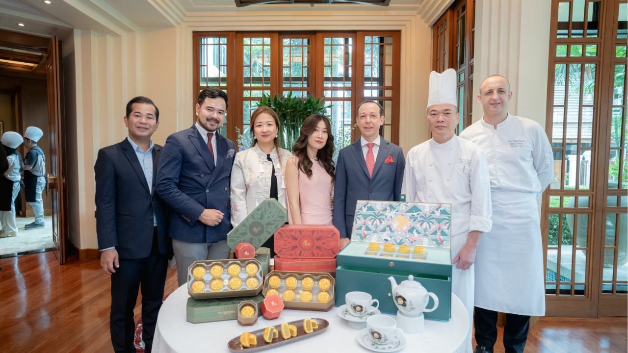 Celebrate the Mid-Autumn festival with The Peninsula Bangkok's timeless mooncakes and exclusive limited-edition collector's box | News by Thaiger