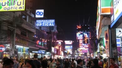 Bloodied man staggers from Pattaya alley after savage attack