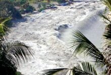 Tsunami fears rattle Phuket as officials urge calm