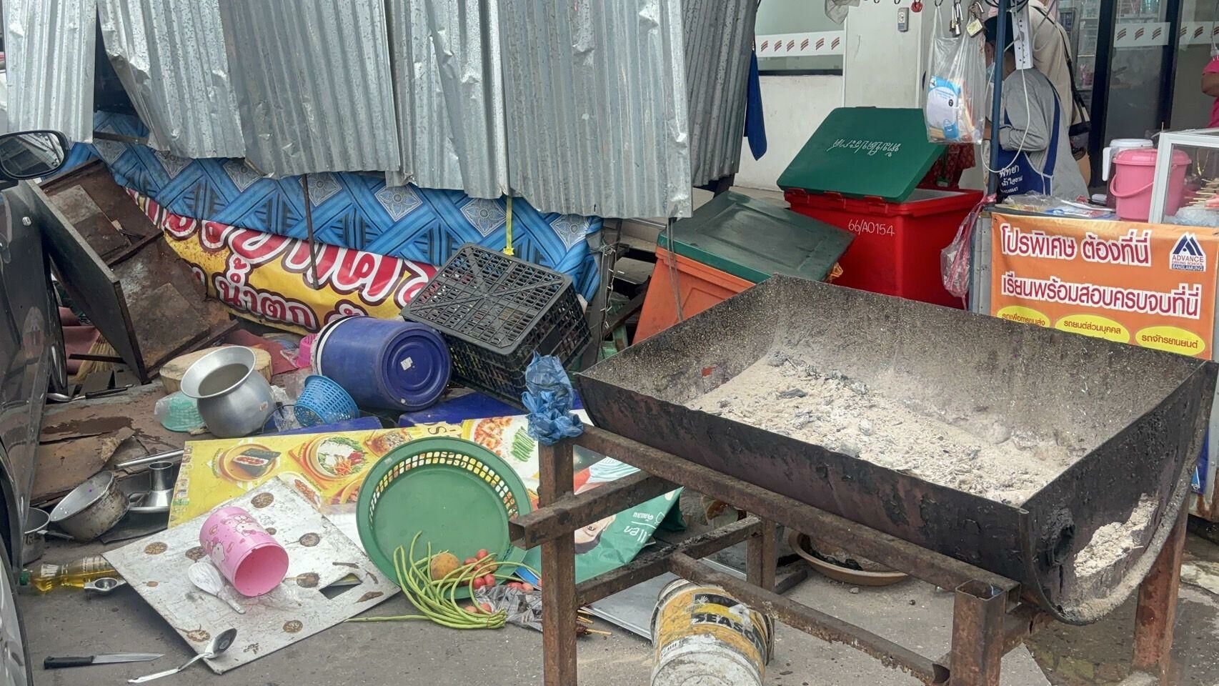 Crash test dim-sum! Car ploughs into Thai eatery in Pattaya, 2 injured | News by Thaiger