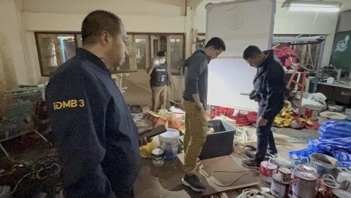 Knives and walkie-talkies found in Bangkok school sweep | News by Thaiger