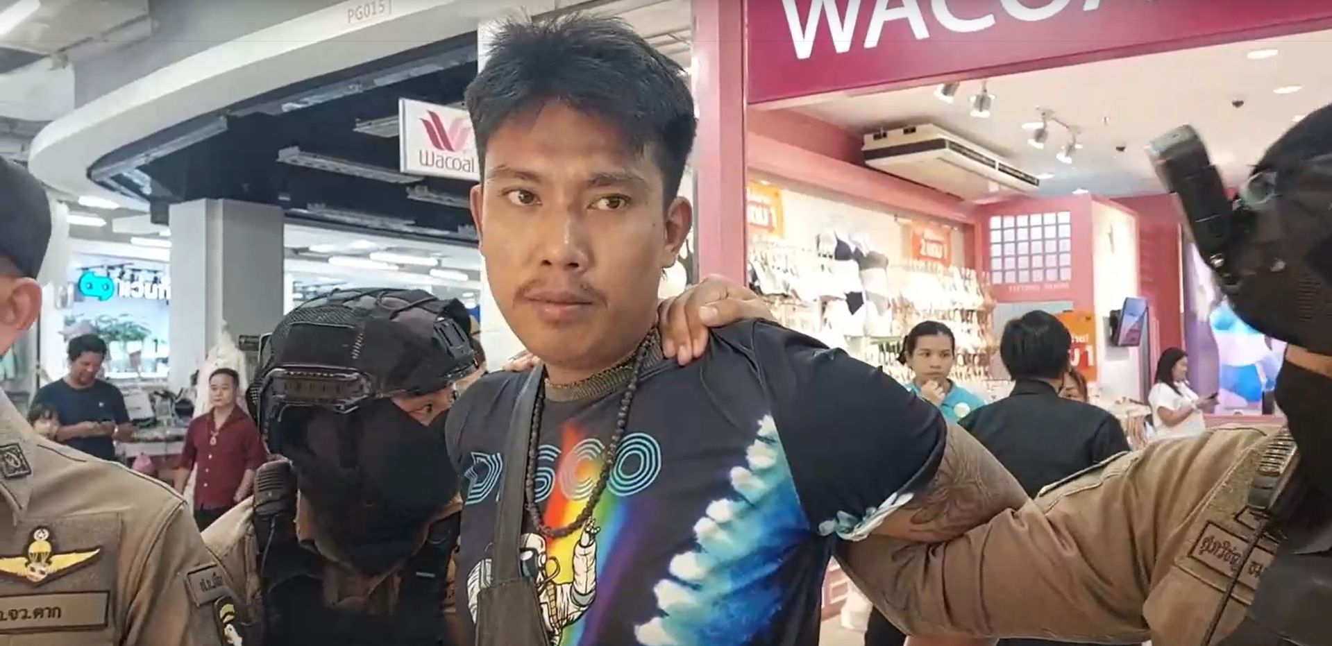 Man arrested after gold theft attempt at Lotus Mall in Tak | News by Thaiger