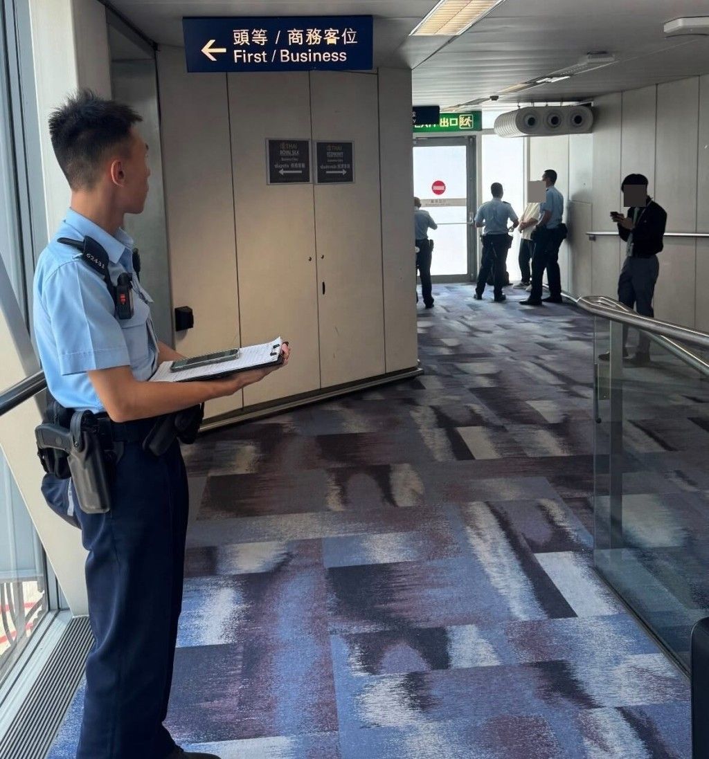 Thailand–Hong Kong flight ‘rat pack’ busted in mid-air bag theft | News by Thaiger