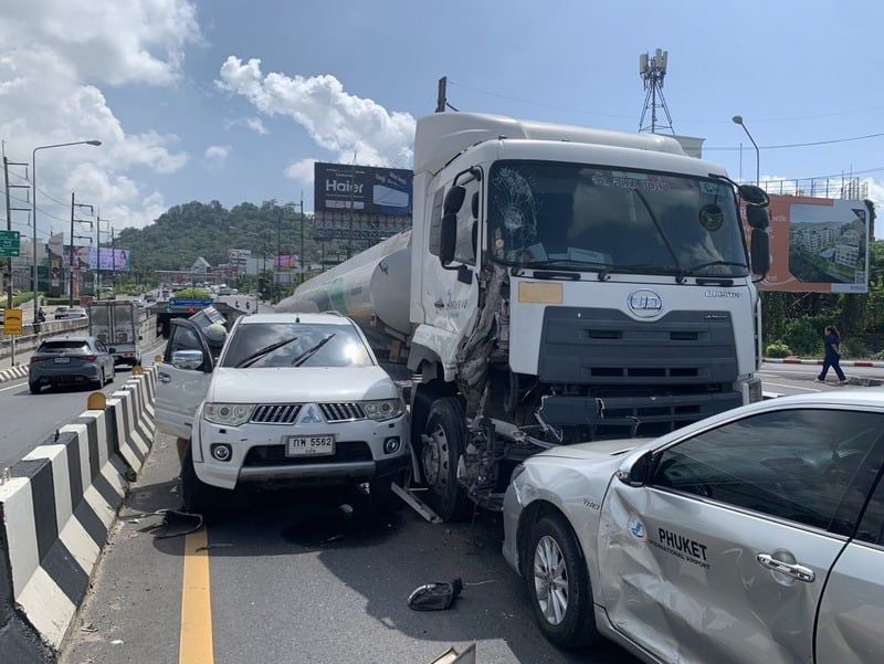 Truck slams into cars in Phuket underpass horror | News by Thaiger