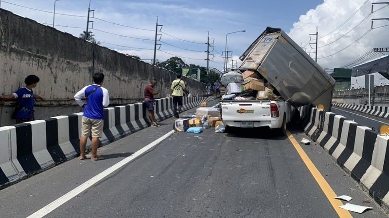 Truck slams into cars in Phuket underpass horror | News by Thaiger