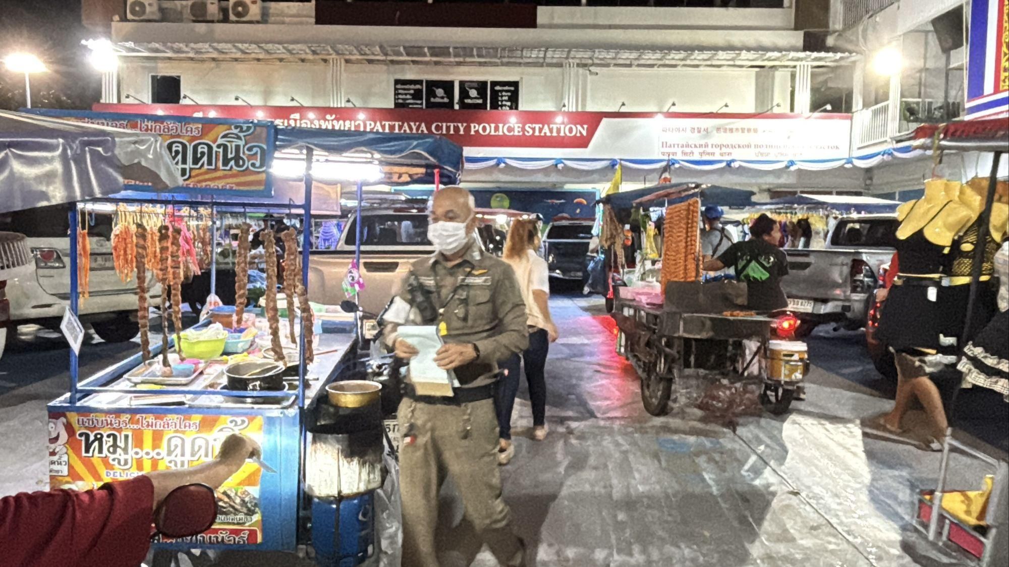 Pattaya police crack down on illegal sidecar vendors | News by Thaiger