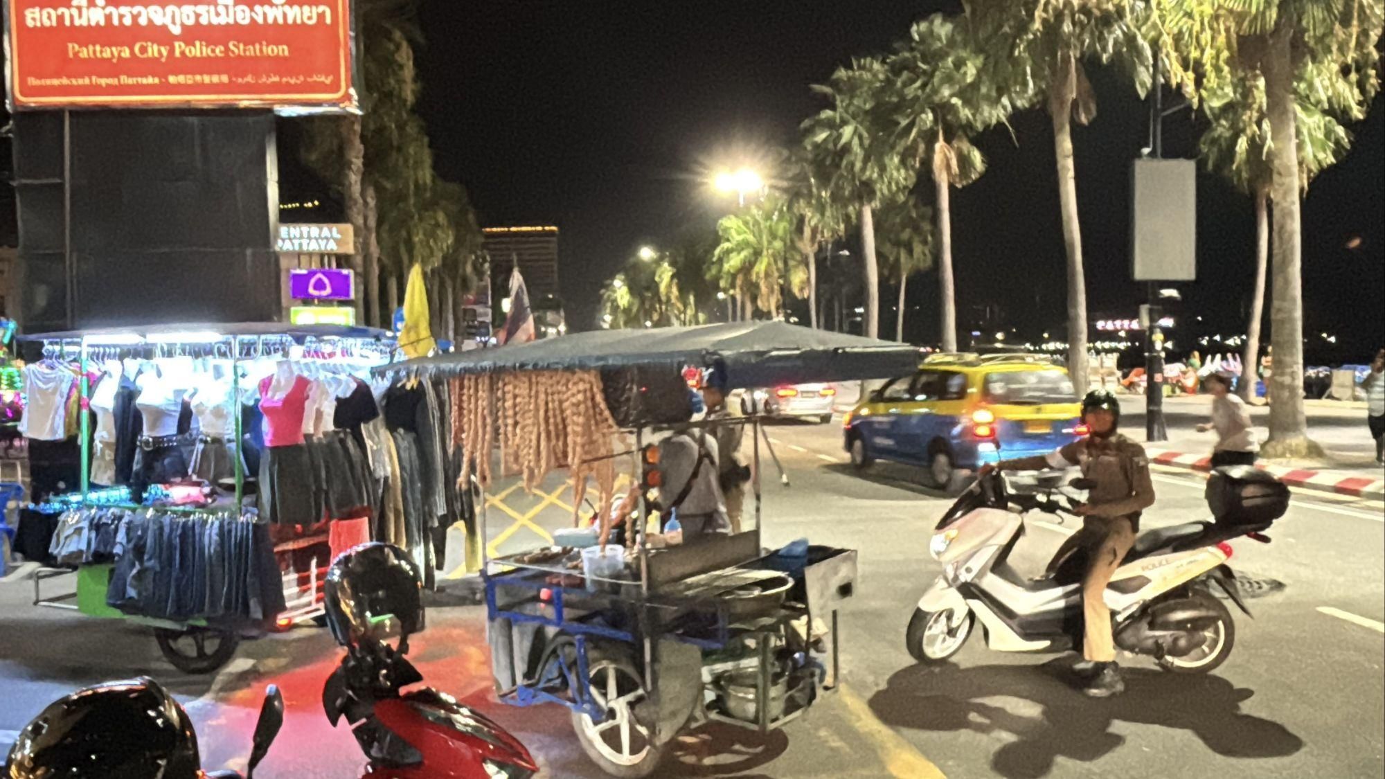 Pattaya police crack down on illegal sidecar vendors | News by Thaiger