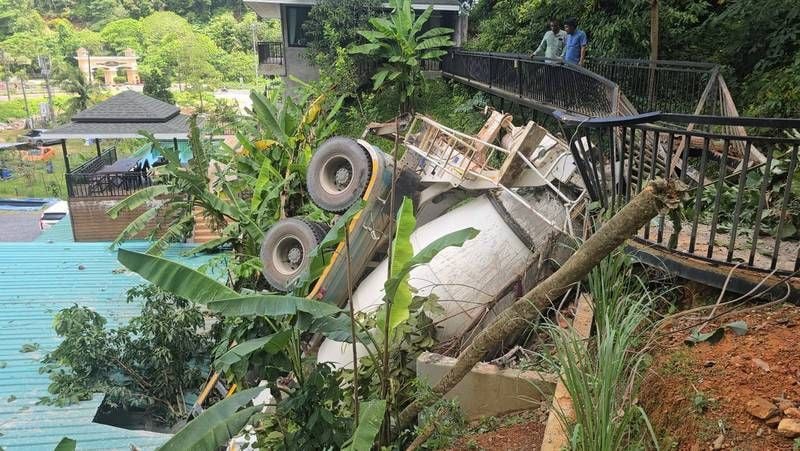 Police probe cement truck crash near Phuket café | News by Thaiger