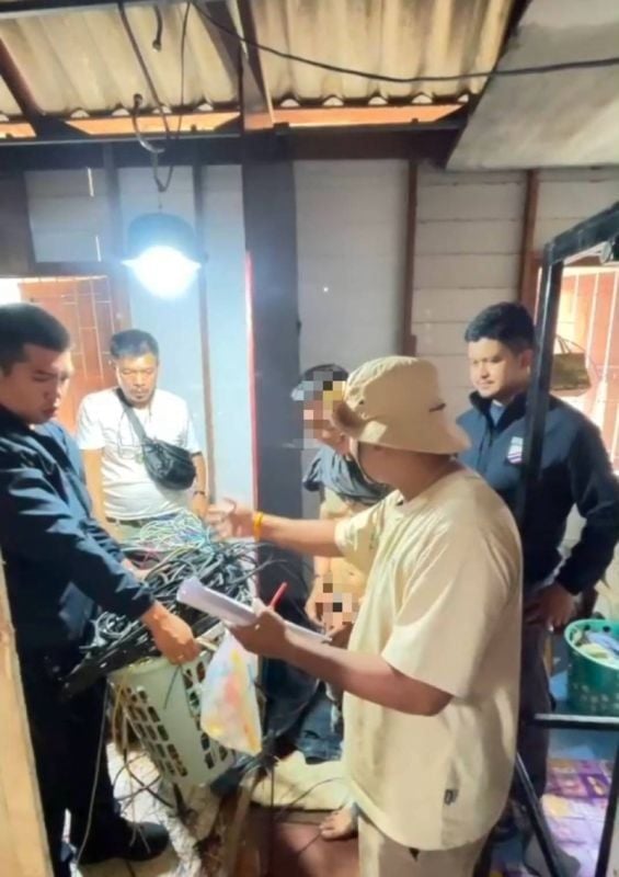 Phuket copper thief caught red-handed stripping stolen wire | News by Thaiger