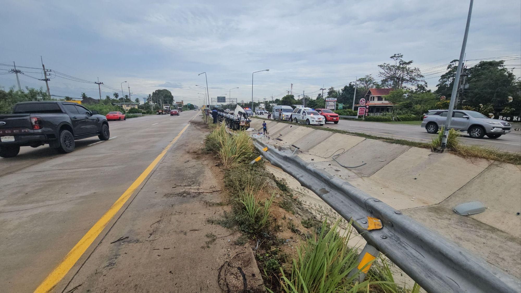 Truck driver crushed in horror crash on Pattaya highway | News by Thaiger