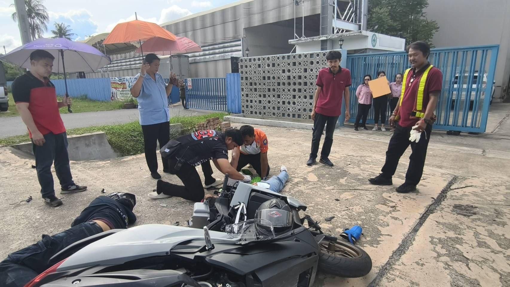 Pickup’s sudden turn leaves Pattaya bikers in agony | News by Thaiger