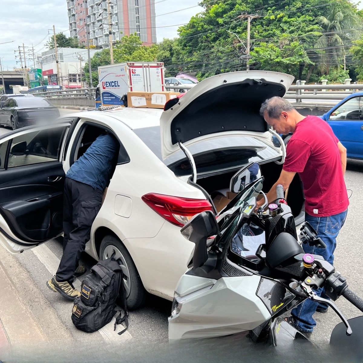 Fake tower, real scam: Korean man busted in Bangkok SMS sting | News by Thaiger