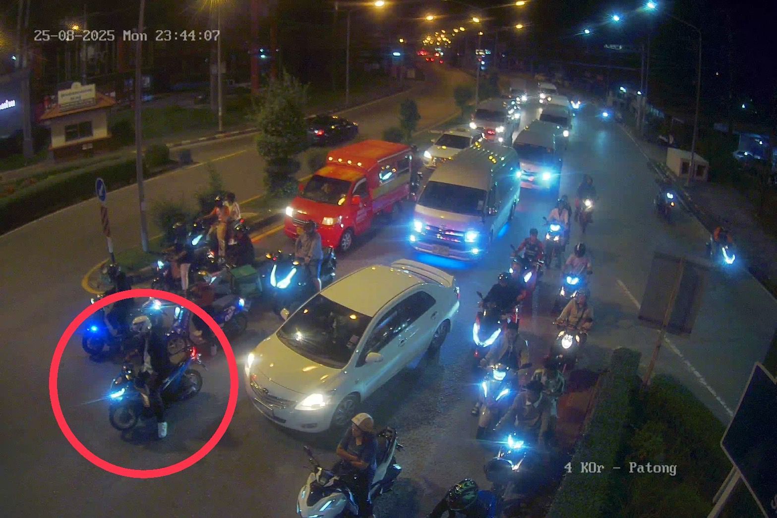 Caught on camera: Patong burglar snared with 300k baht loot | News by Thaiger