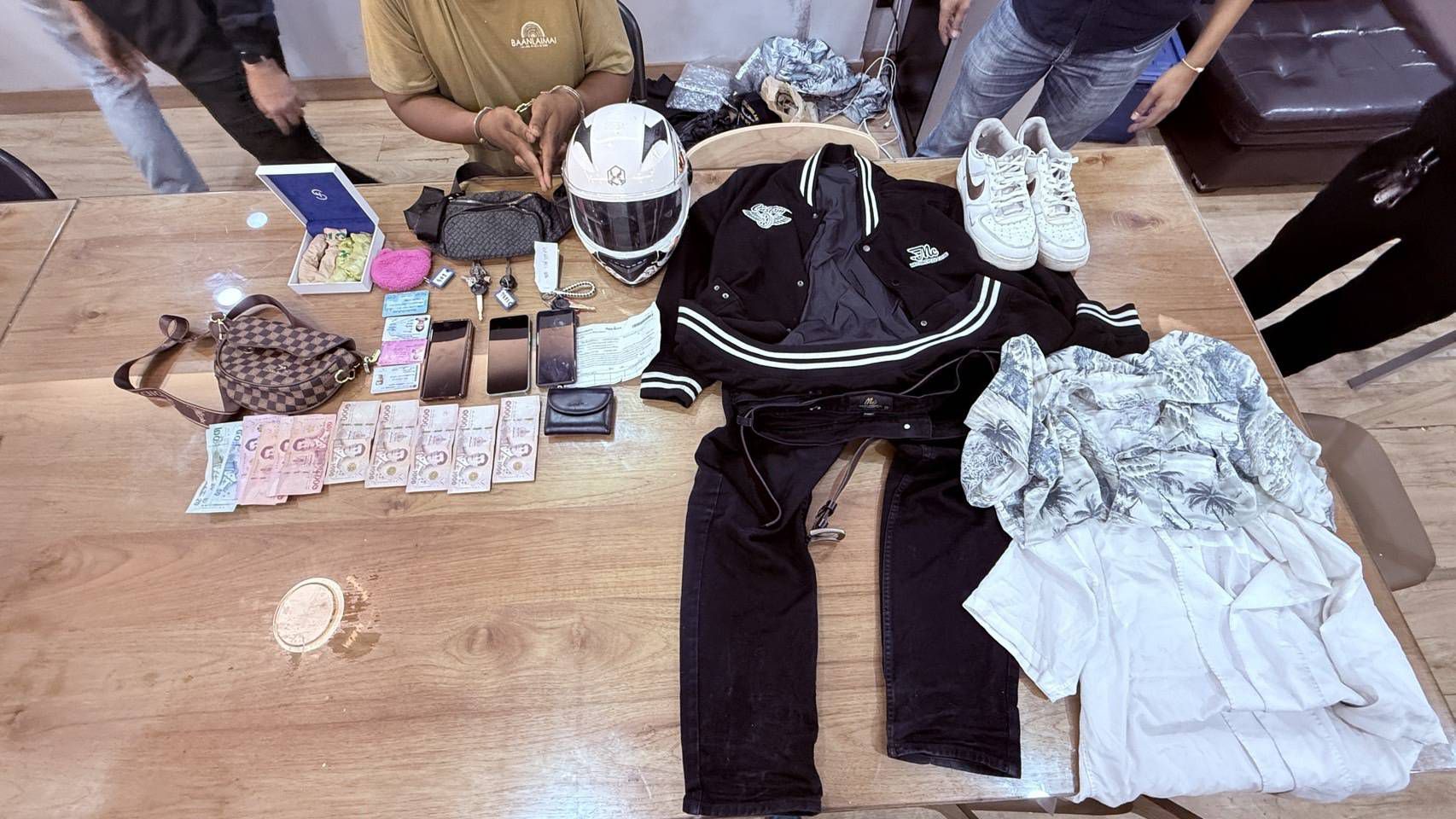 Caught on camera: Patong burglar snared with 300k baht loot | News by Thaiger