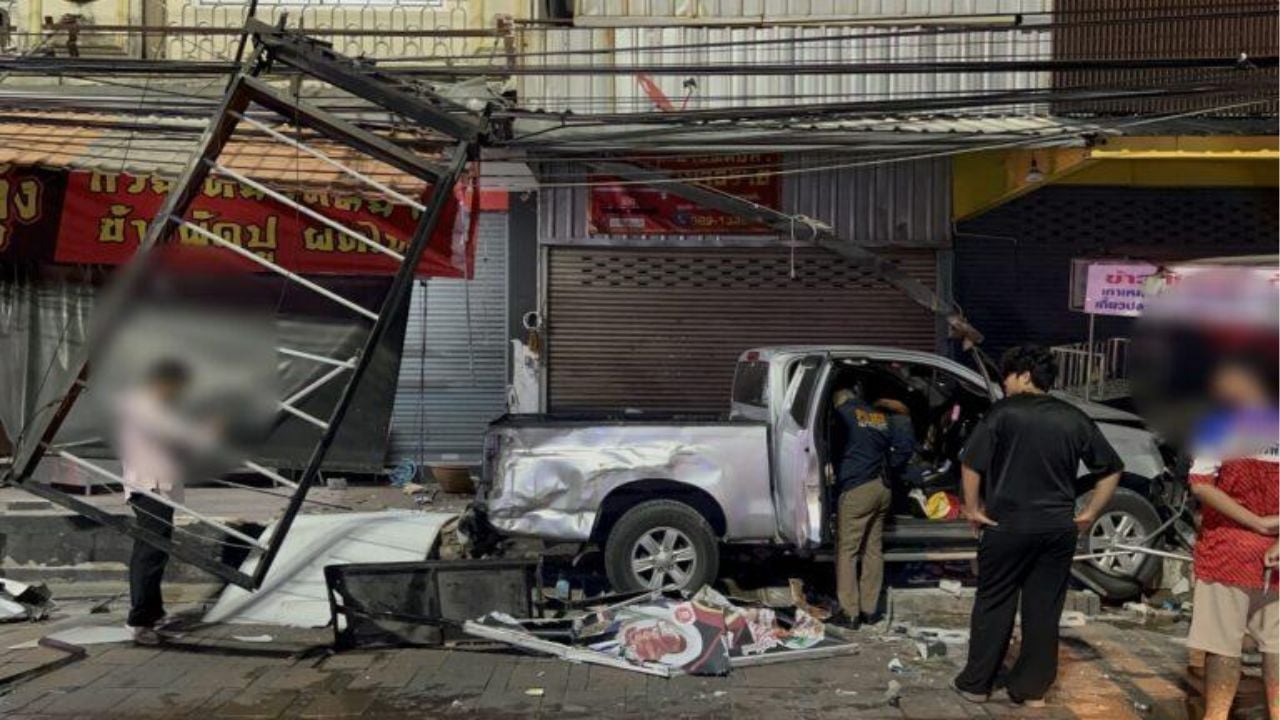 Two dead in motorcycle and pickup crash on Pattaya’s Sukhumvit Road | Thaiger