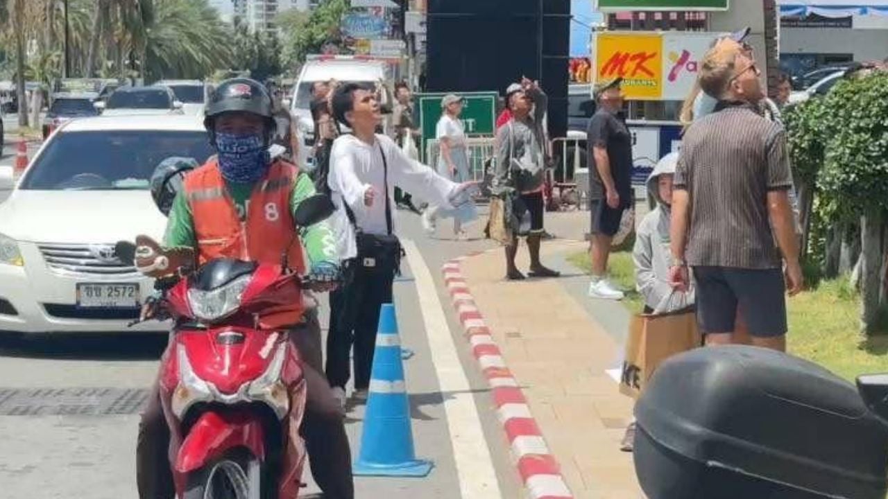 Chinese woman rescued from Pattaya hotel balcony in dramatic operation | Thaiger