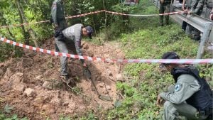 Unexploded Cambodian rockets found in Surin fields after evacuation | Thaiger