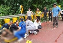 Teachers’ pickup collides with guardrail, injuring seven in Mae Hong Son | Thaiger