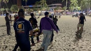Hero saves woman from drowning at Pattaya Beach | Thaiger
