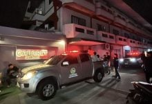 Pattaya police raid pub, detain 16 for drugs, illegal work | Thaiger