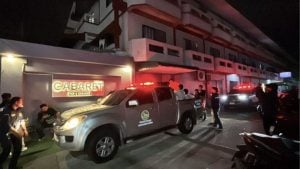 Pattaya police raid pub, detain 16 for drugs, illegal work | Thaiger