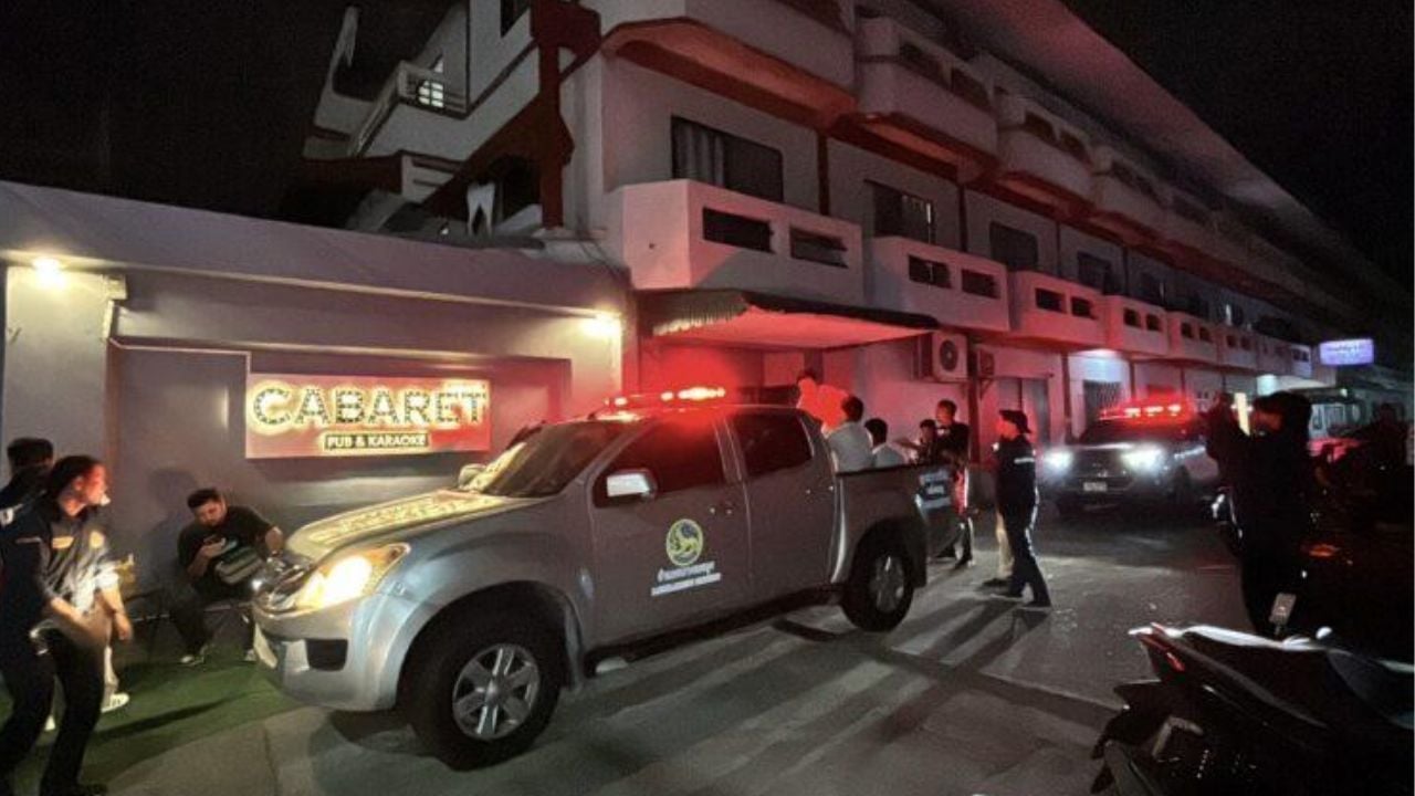 Pattaya police raid pub, detain 16 for drugs, illegal work | Thaiger