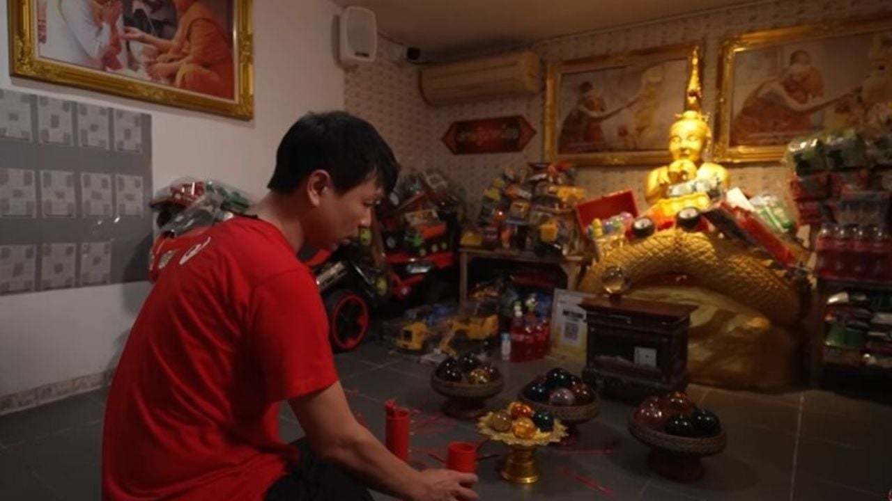Sukhothai temple’s holy water bowl predicts lottery numbers | Thaiger