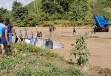 Flood alert in Mae Sariang after car swept away by creek | Thaiger